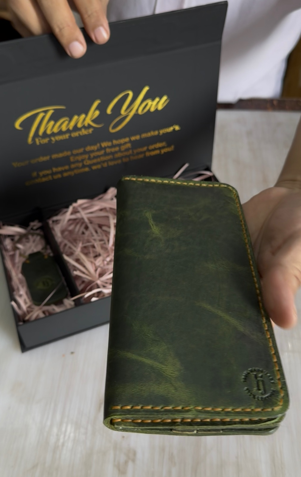 Leather Handmade Wallet – Mobile Pocket Edition